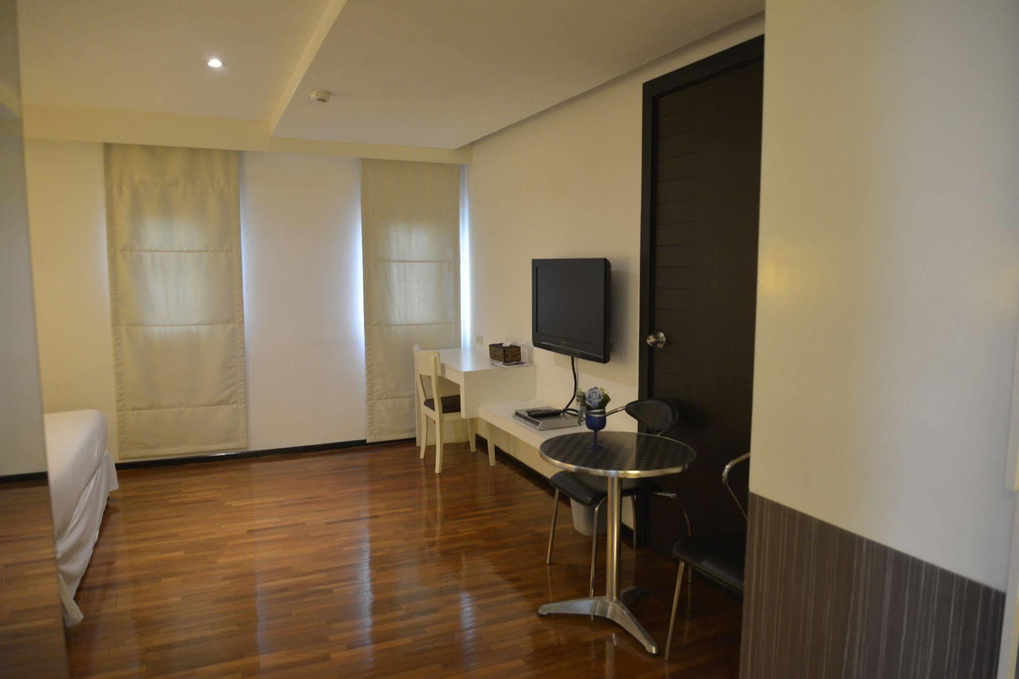 Hotel The Mini R Ratchada Bangkok Esterno foto