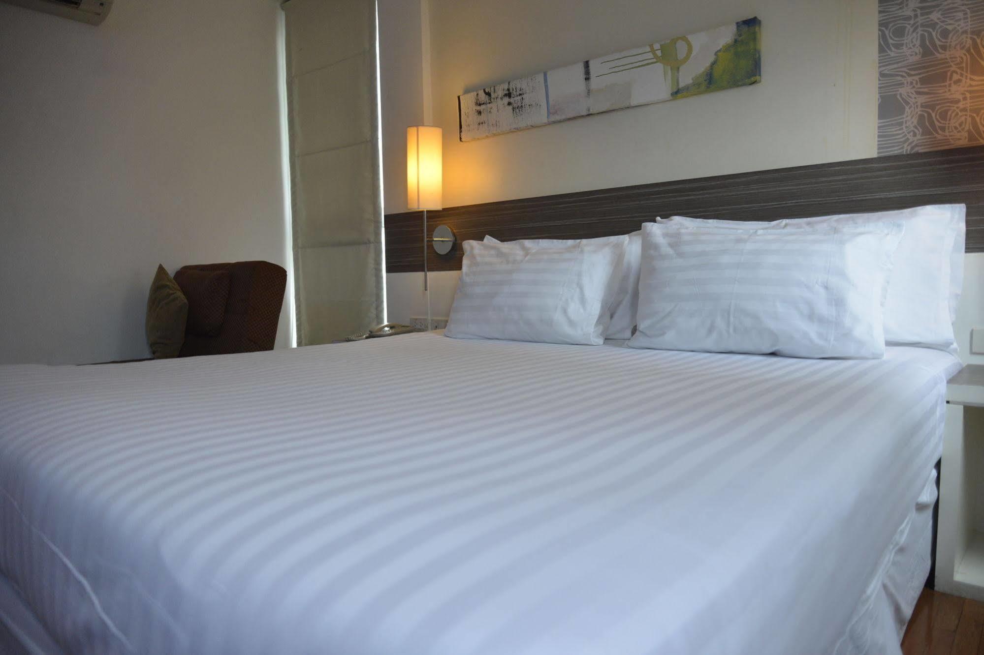 Hotel The Mini R Ratchada Bangkok Esterno foto