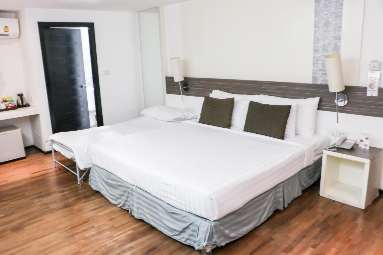 Hotel The Mini R Ratchada Bangkok Esterno foto