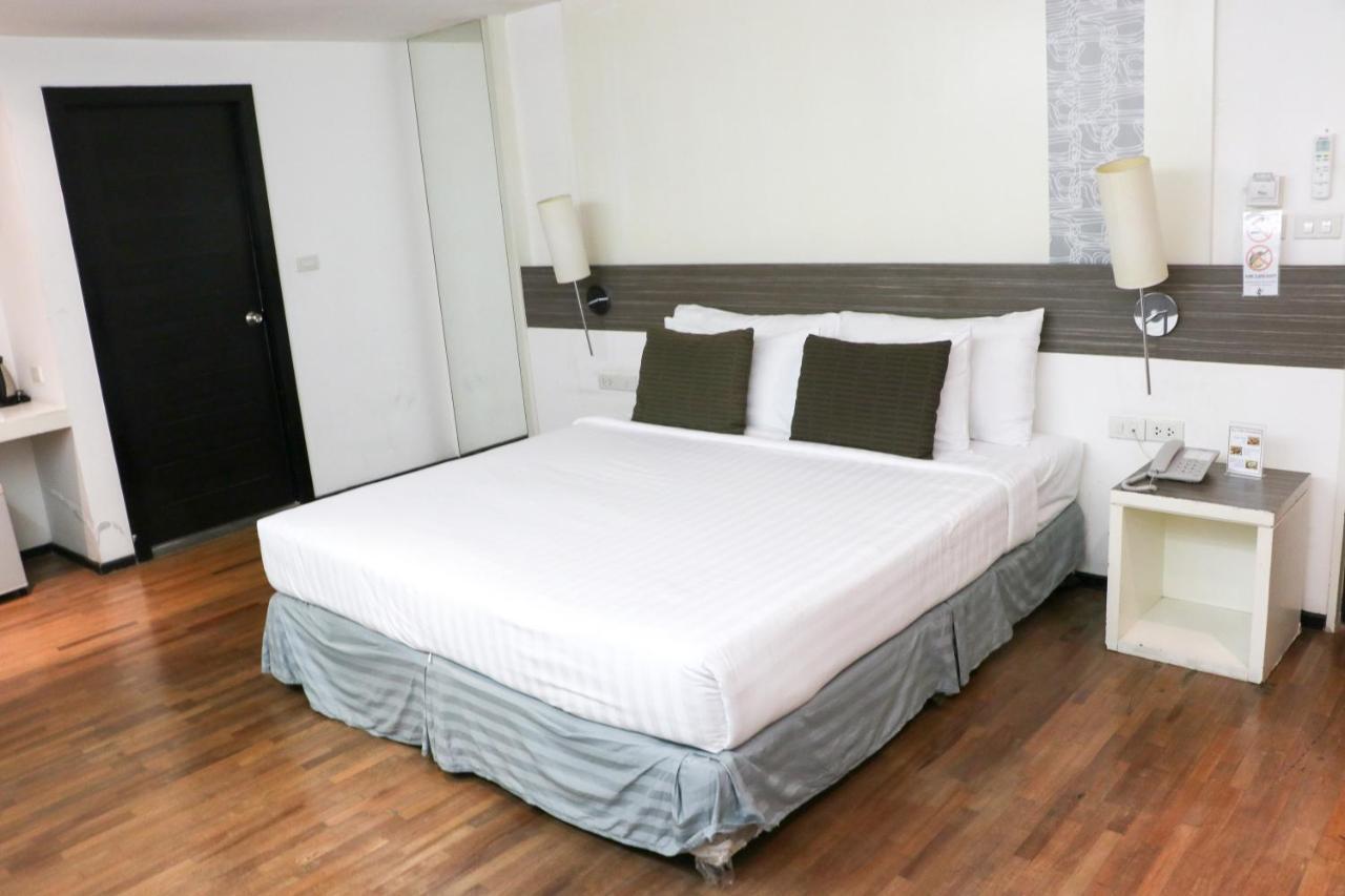 Hotel The Mini R Ratchada Bangkok Esterno foto